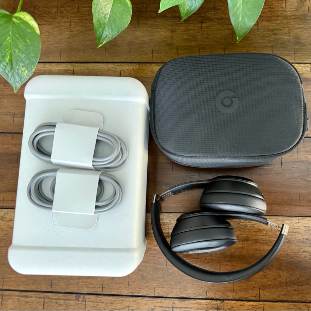 Beats Solo4 Wireless Headphones - Black